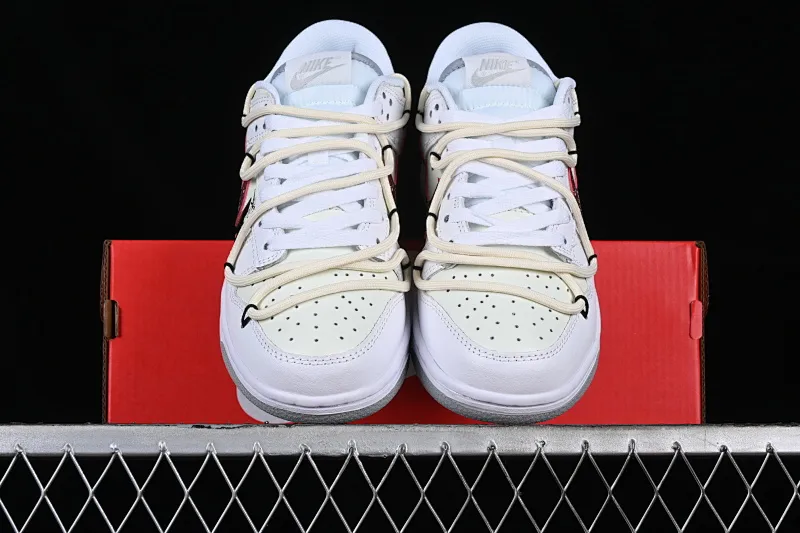 All Categories Nk SB Dunk Series Nk SB Dunk Low Low-top sneakers Nk Dunk Low Travel high-street style SB strappy low-top casual sneakers DH9765-102